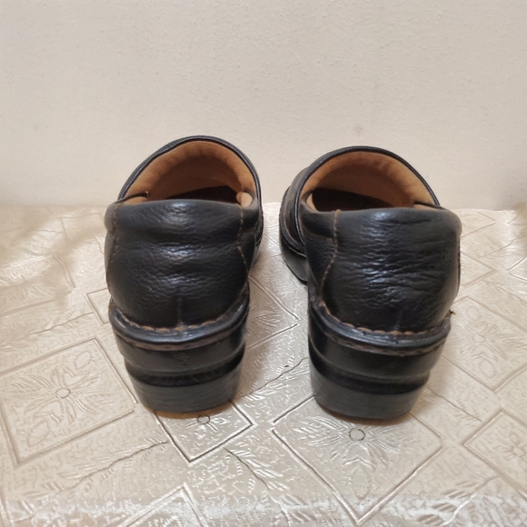 B. O. C women's solid black clogs shoes size #7 - Picture 4 of 8